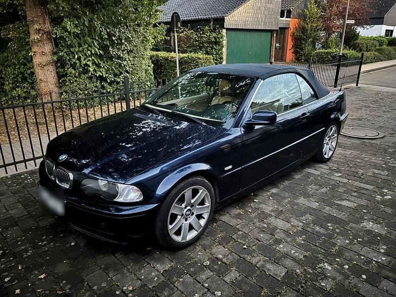 Gebraucht BMW 325 Cabriolet 192 PS (141 kW) 2001 Blau Cabrio