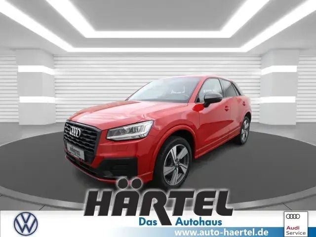 Tangorot (red), metallic Gebraucht 2019 Audi Q2 Sport SUV | 16.900 € (Fairer Preis) - Bild 1/4