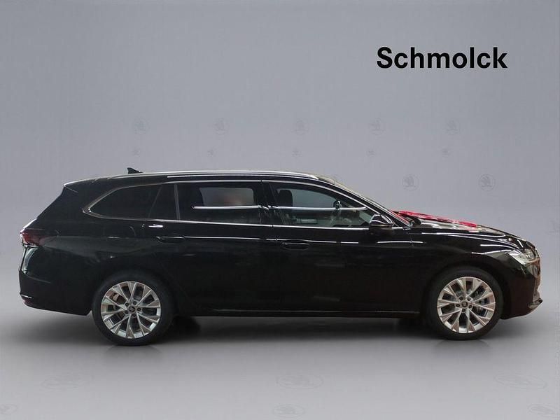 Neu Skoda Superb Selection 204 PS (150 kW) 2025 Schwarz Kombi
