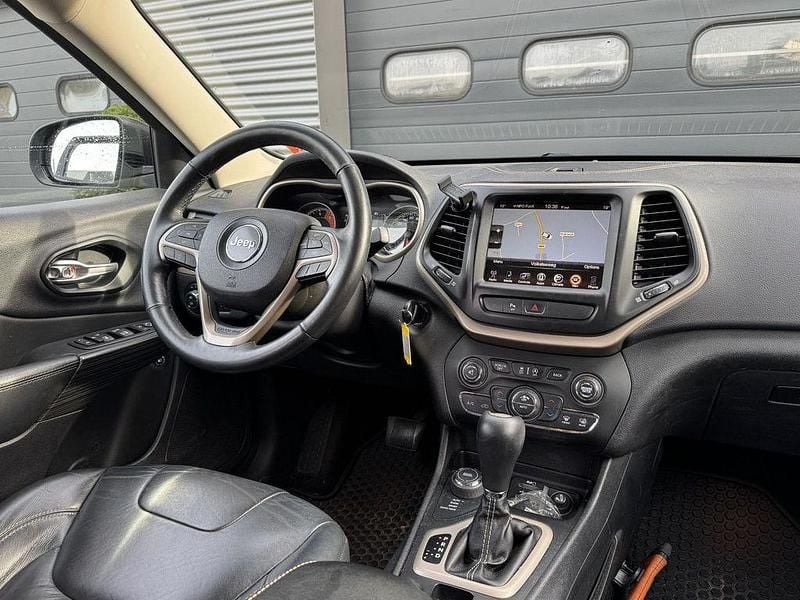 Gebraucht Jeep Cherokee Night Eagle 200 PS (147 kW) 2016 Grau SUV
