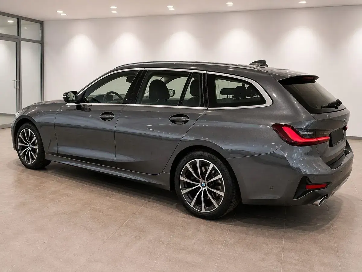 Gebraucht BMW 318 156 PS (114 kW) 2022 Grau Kombi