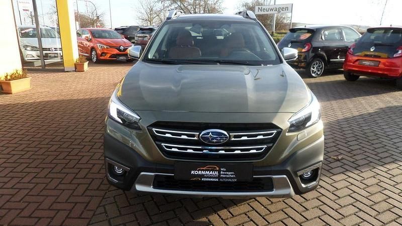 Neu Subaru Outback Platinum 169 PS (124 kW) 2025 Autumn green metallic Kombi