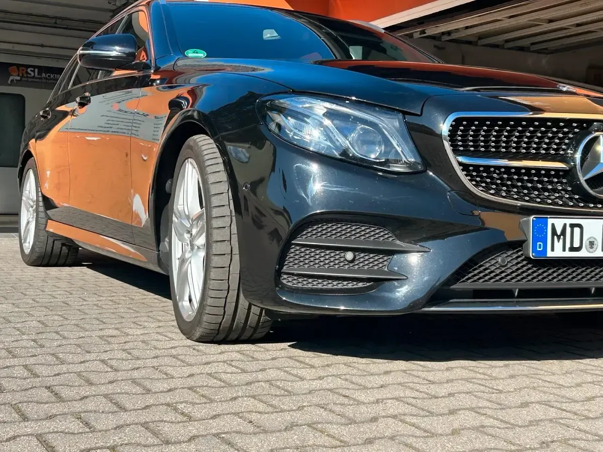 Gebraucht Mercedes E220 AMG line 194 PS (142 kW) 2017 Schwarz Kombi
