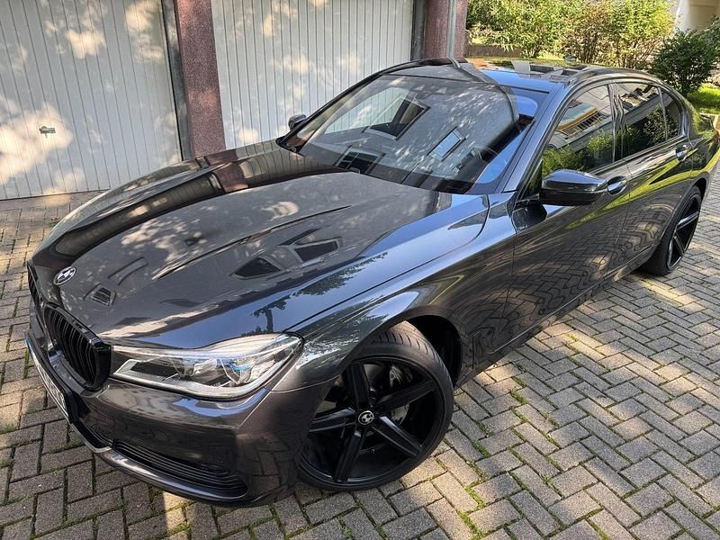 Andere farben Gebraucht 2017 BMW 730 Limousine | 37.730 € (Etwas zu teuer) - Bild 1/4