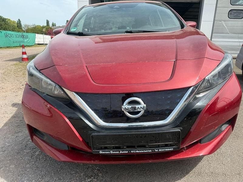 Second-hand Nissan Leaf 110 kW (150 CP) 2019 Roșu Hatchback
