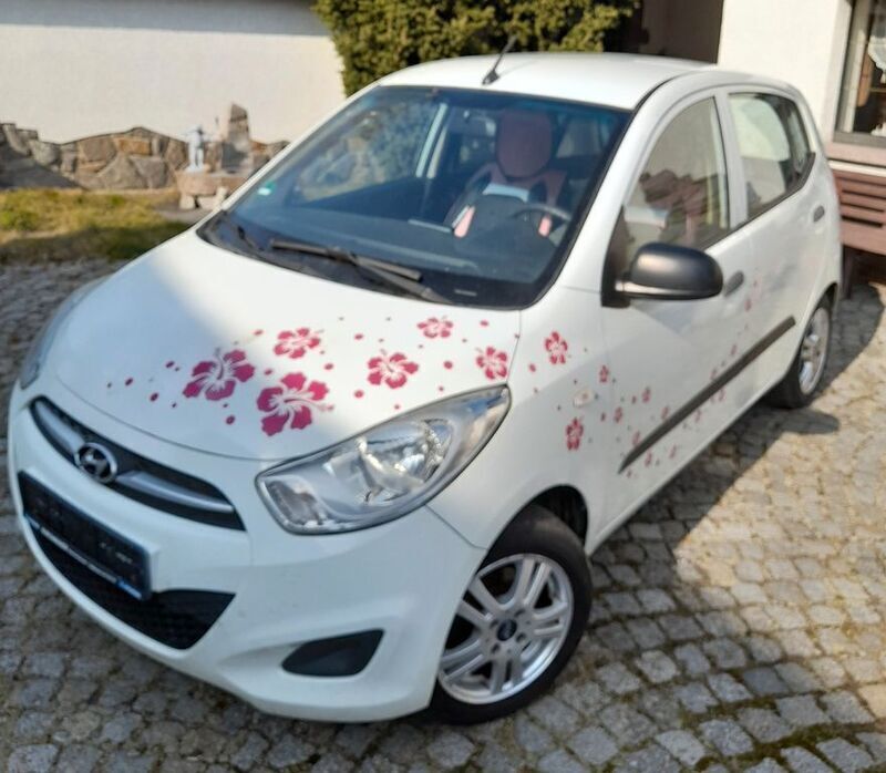 Weiß Gebraucht 2012 Hyundai i10 Edition Kleinwagen | 1.999 € (Guter Preis) - Bild 1/4