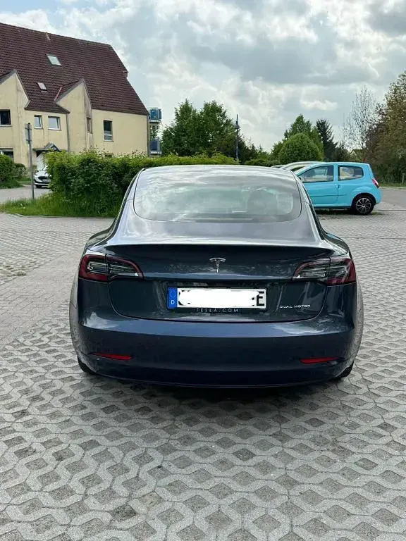 Usata Tesla Model 3 350 kW (476 CV) 2019 Grigio Berlina