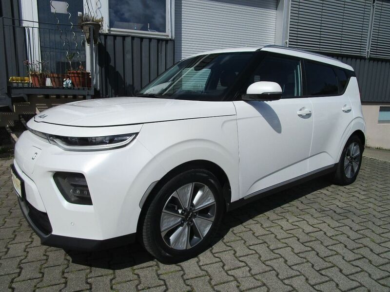 Snow white pearl Gebraucht 2022 Kia Soul EV Spirit SUV | 19.985 € - Bild 1/4