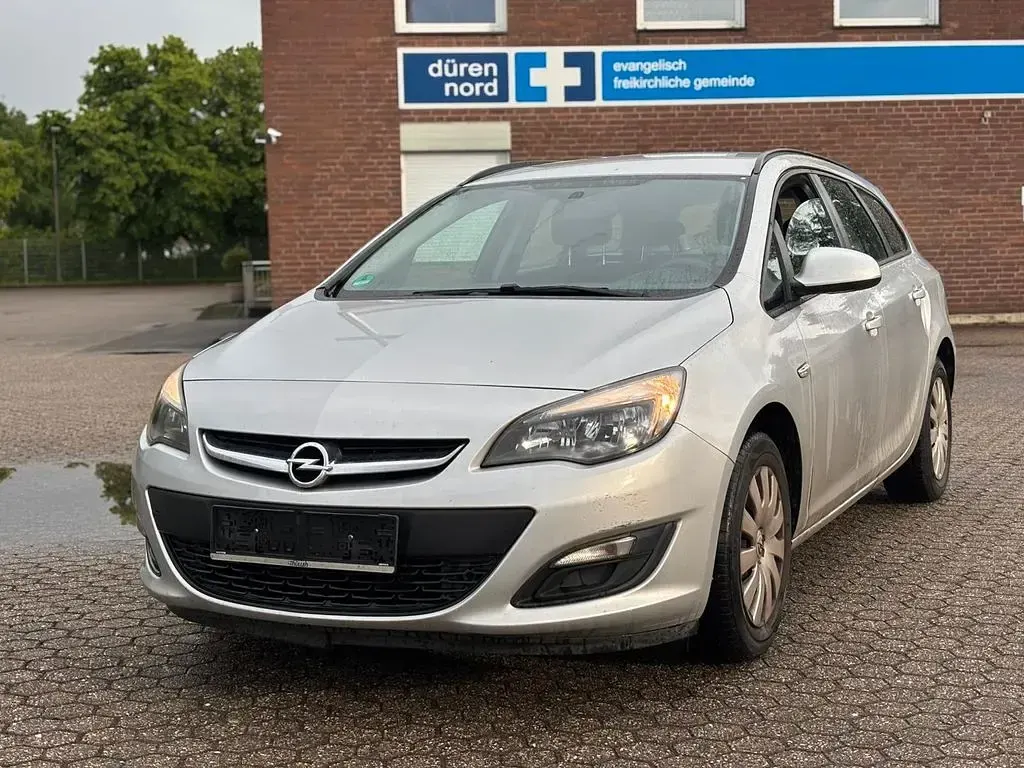 Gebraucht Opel Astra 101 PS (74 kW) 2012 Grau Kombi
