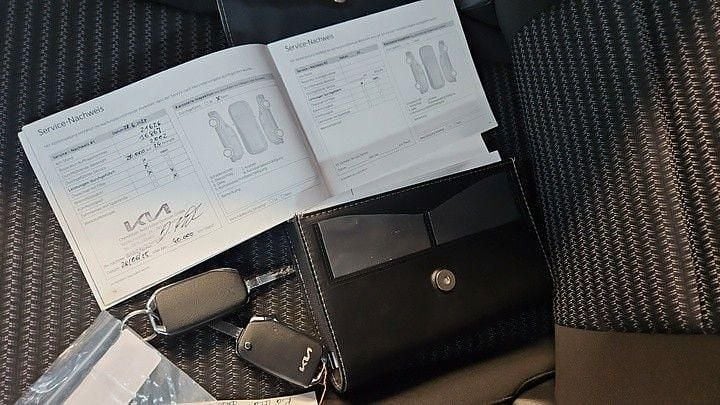 Schwarz Gebraucht 2023 Kia Ceed Sportswagon Vision Kombi | 21.990 € (Superpreis) - Bild 1/3