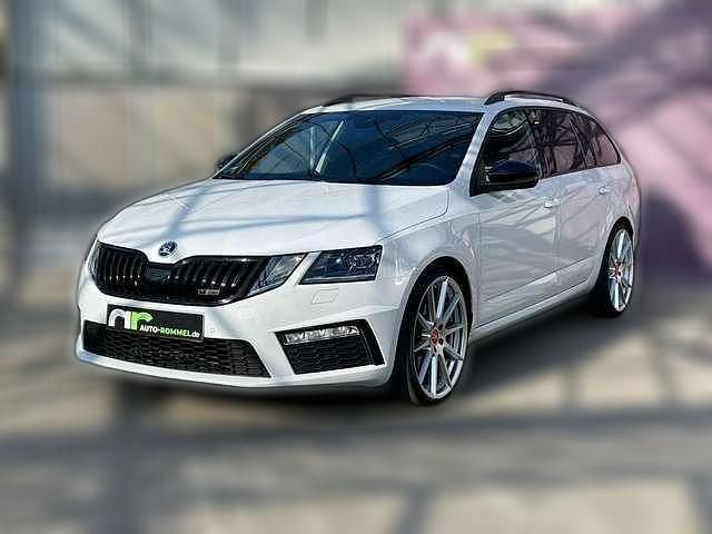 Weiß metallic Gebraucht 2020 Skoda Octavia RS Kombi | 27.880 € - Bild 1/4