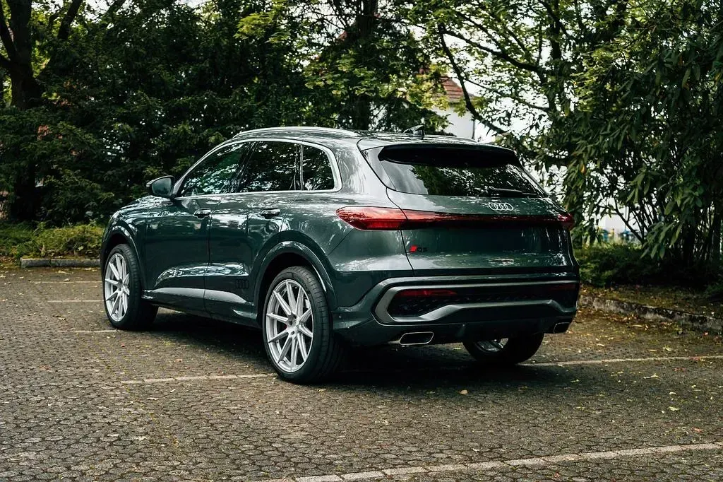 Gebraucht Audi Q5 Sport 204 PS (150 kW) 2025 Grau SUV
