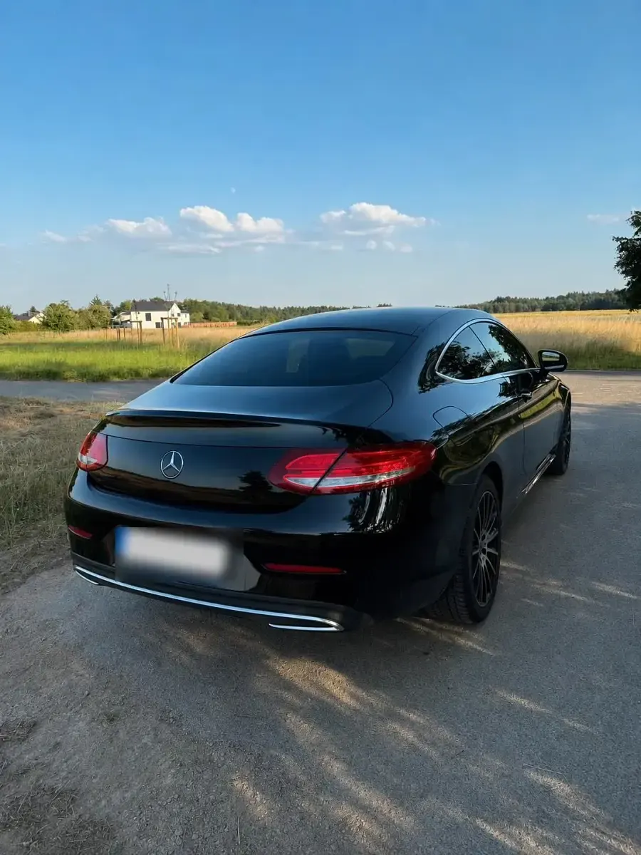 Gebraucht Mercedes C180 156 PS (114 kW) 2019 Schwarz Coupé