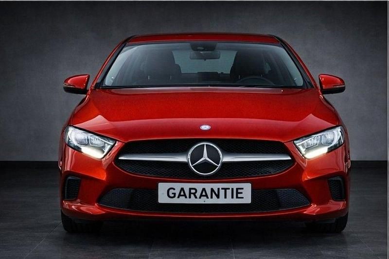 Gebraucht Mercedes A180 Advanced 116 PS (85 kW) 2020 Rot Limousine