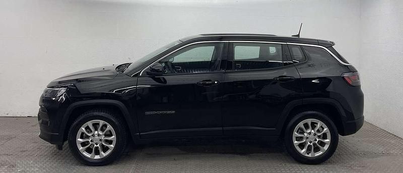 Gebraucht Jeep Compass Altitude 235 PS (172 kW) 2024 Solid black SUV