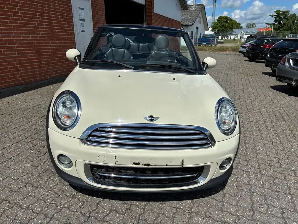 Gebraucht Mini Cooper D Cabriolet 111 PS (81 kW) 2013 Weiß Cabrio
