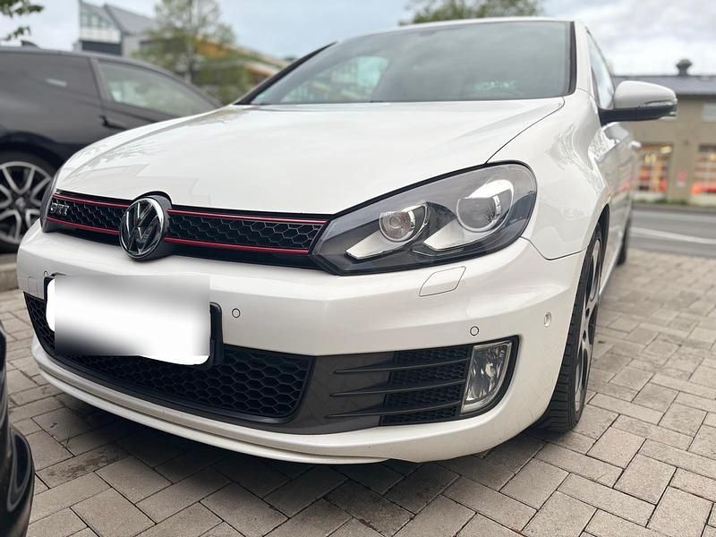 Weiß Gebraucht 2010 VW Golf VI GTI Kleinwagen | 11.900 € - Bild 1/4