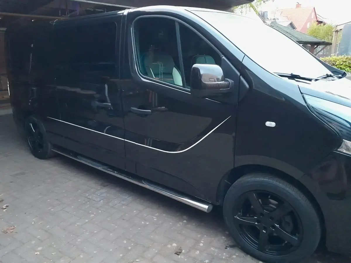 Gebraucht Opel Vivaro 145 PS (106 kW) 2018 Schwarz Van / Kleinbus