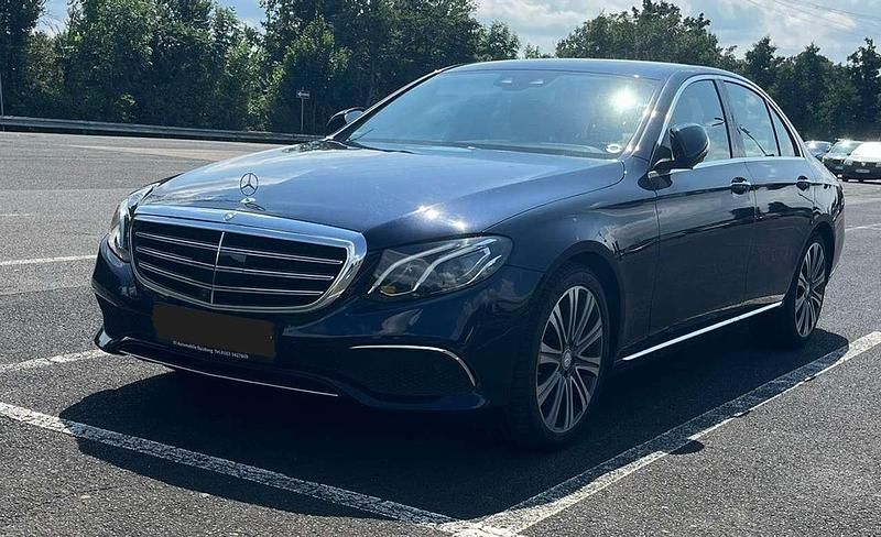 Gebraucht Mercedes E350 Exclusive 258 PS (189 kW) 2016 Blau Limousine