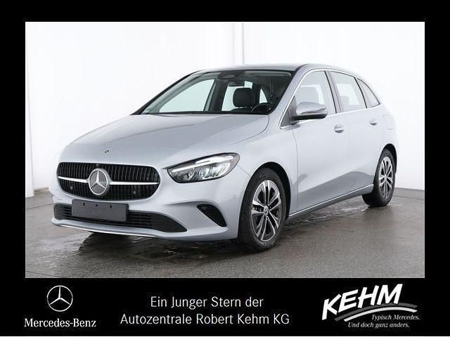 Hightechsilber (metallic) Gebraucht 2024 Mercedes B200 Van / Kleinbus | 32.859 € (Etwas zu teuer) - Bild 1/4