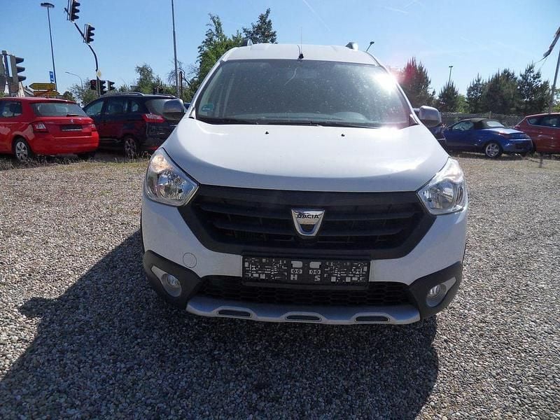 Weiß Gebraucht 2016 Dacia Dokker Stepway Van | 4.900 € (Guter Preis) - Bild 1/4
