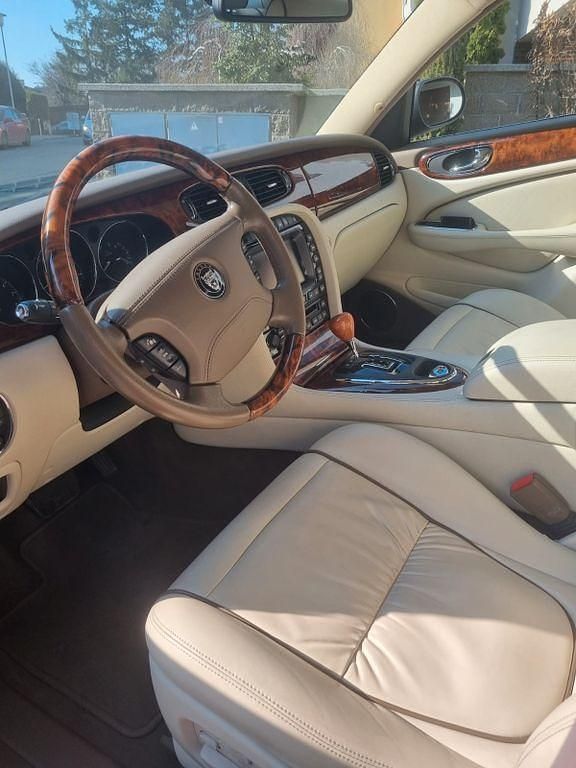 Gebraucht Jaguar XJ8 Sovereign 298 PS (219 kW) 2006 Rot Limousine
