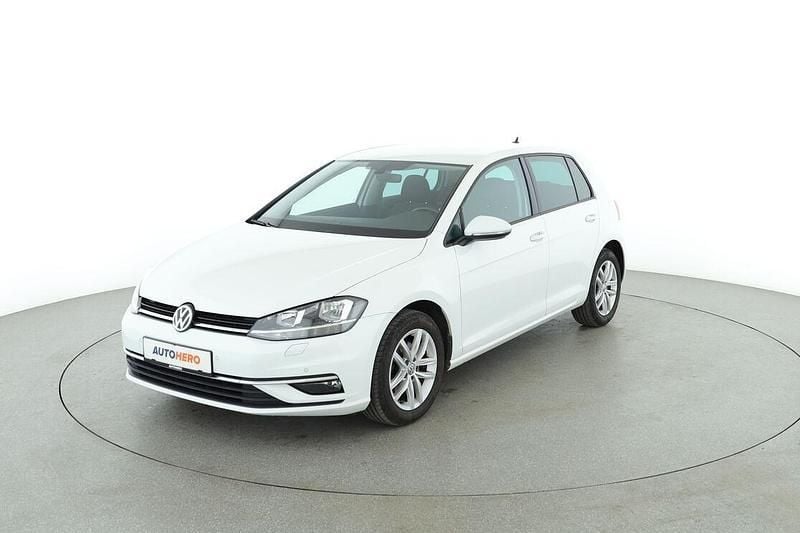 Weiß Gebraucht 2017 VW Golf VII Comfortline Limousine | 14.350 € (Fairer Preis) - Bild 1/3