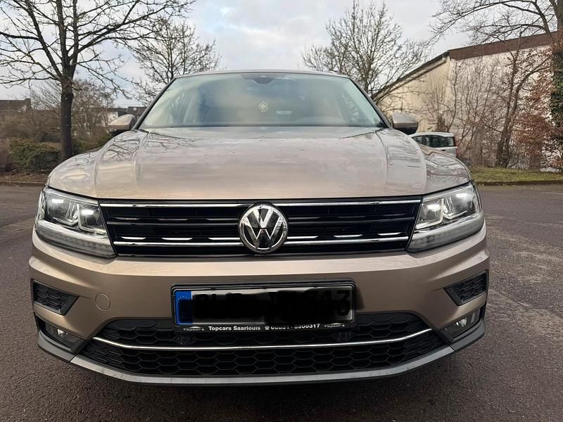 Braun Gebraucht 2018 VW Tiguan SUV | 22.800 € (Guter Preis) - Bild 1/4