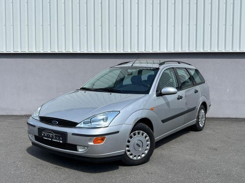 Silber Gebraucht 2000 Ford Focus Ghia Kombi | 990 € (Superpreis) - Bild 1/4