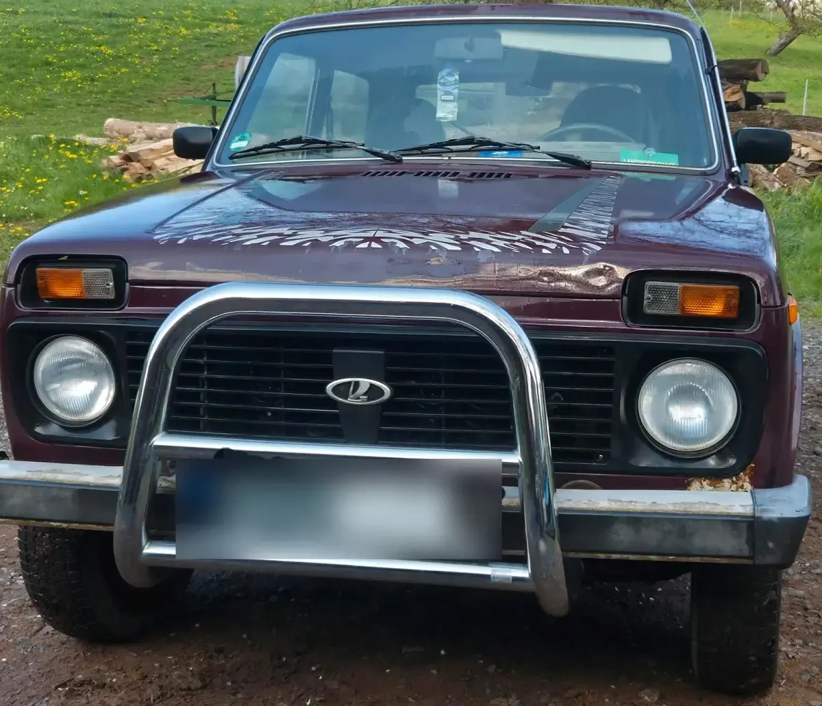 Second-hand Lada niva 82 CP (60 kW) 2009 Andere farben SUV