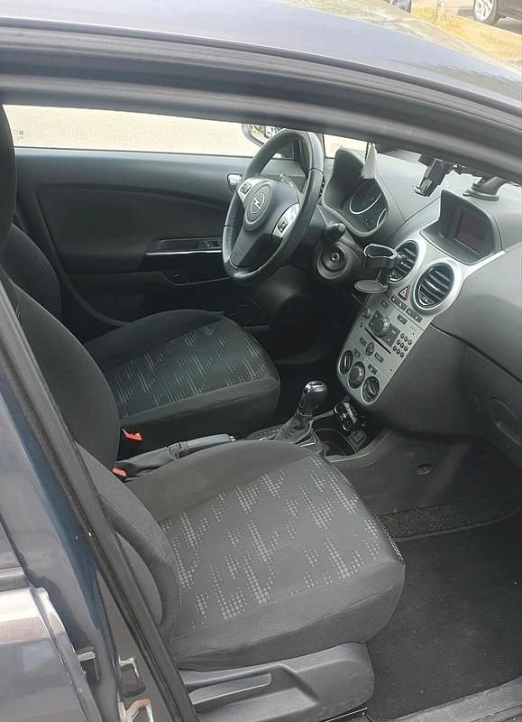 Gebraucht Opel Corsa 100 PS (73 kW) 2012 Grau Kleinwagen