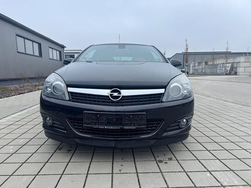 Gebraucht Opel Astra GTC Innovation 125 PS (91 kW) 2009 Schwarz Limousine