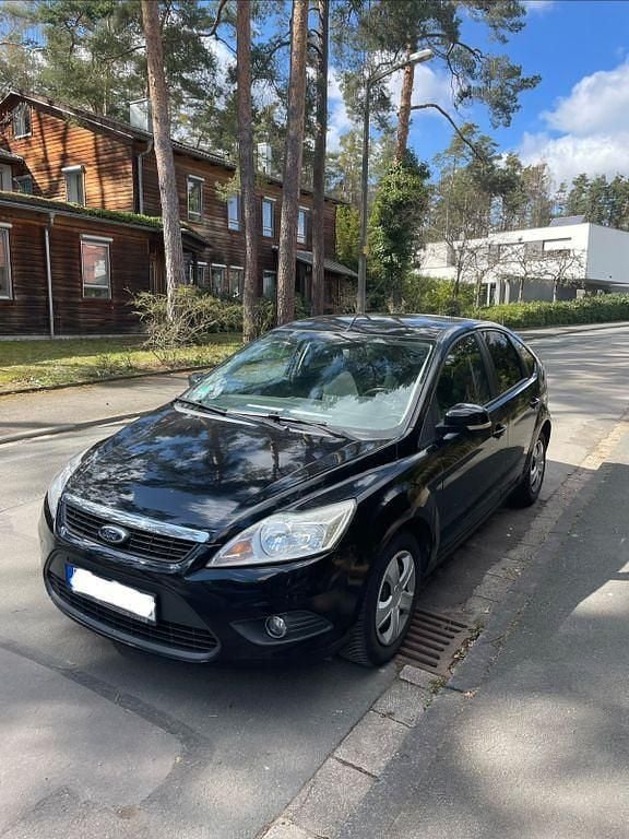 Gebraucht Ford Focus 101 PS (74 kW) 2011 Schwarz Limousine