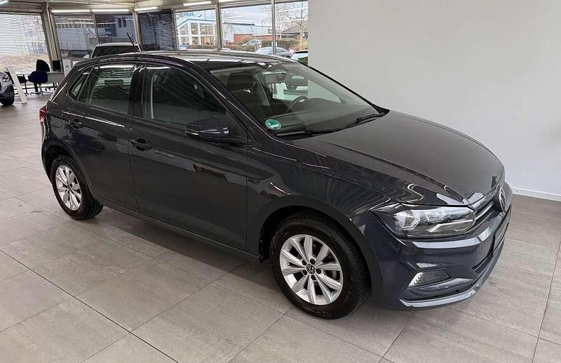 Grau Gebraucht 2021 VW Polo Comfortline Kleinwagen | 14.790 € (Guter Preis) - Bild 1/4