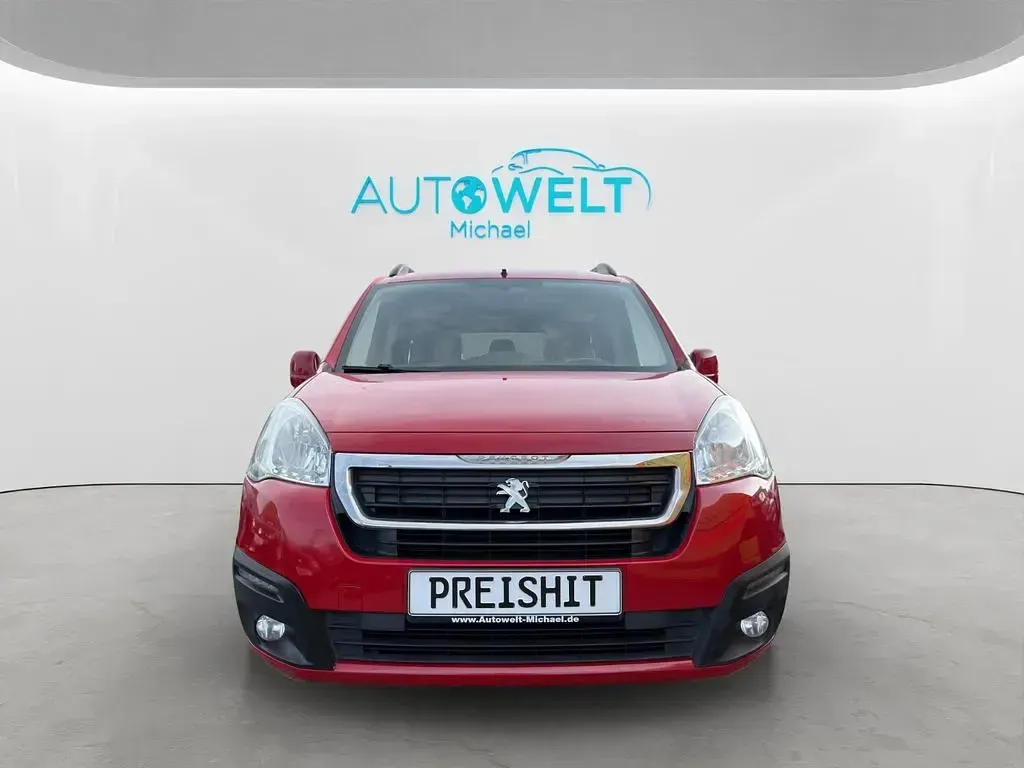 Gebraucht Peugeot Partner Tepee 110 PS (80 kW) 2017 Rot Van / Kleinbus