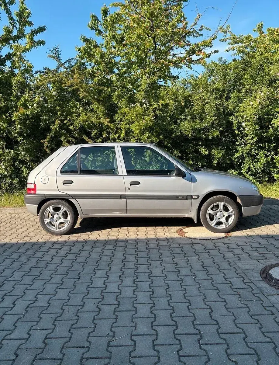 Gebraucht Citroën Saxo 60 PS (44 kW) 1999 Silber Kleinwagen