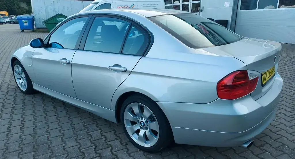 Gebraucht BMW 320 177 PS (130 kW) 2007 Silber Limousine
