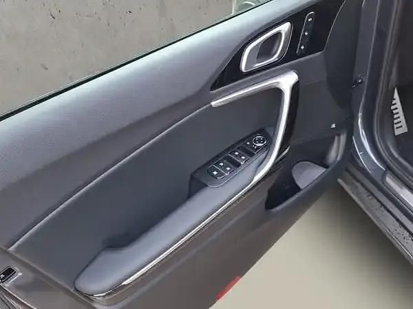 Gebraucht Kia Ceed 179 PS (131 kW) 2025 Pentametal met. Kleinwagen