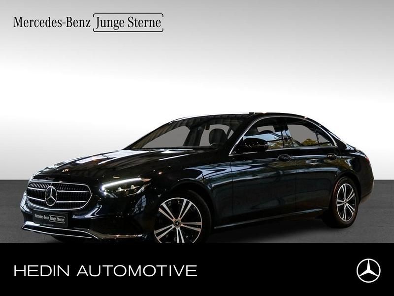 Blau Gebraucht 2022 Mercedes E220 Avantgarde Limousine | 41.900 € (Fairer Preis) - Bild 1/4