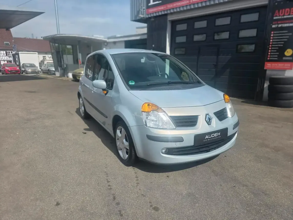 Second-hand Renault Modus 111 CP (81 kW) 2005 Auriu Monovolum