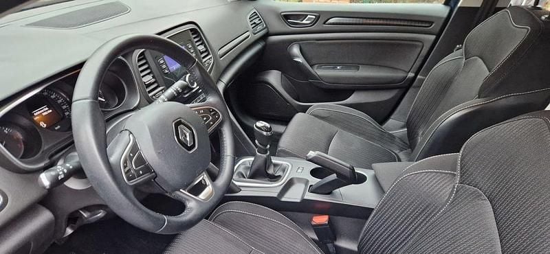 Gebraucht Renault Mégane IV Experience 101 PS (74 kW) 2017 Blau Limousine