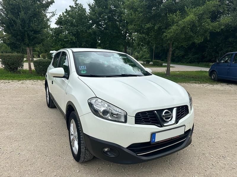 Weiß Gebraucht 2012 Nissan Qashqai SUV | 7.500 € (Fairer Preis) - Bild 1/4