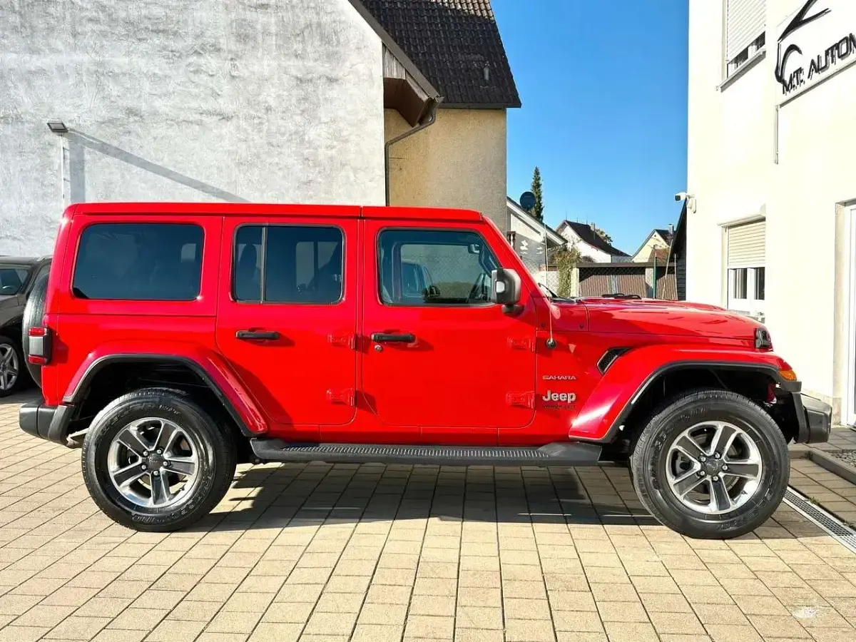 Gebraucht Jeep Wrangler Unlimited Sahara 272 PS (200 kW) 2019 Rot SUV