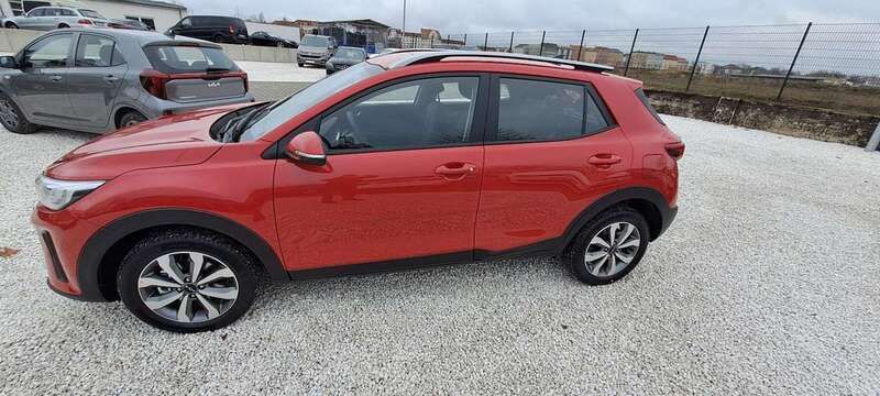 Gebraucht Kia Stonic Vision 84 PS (61 kW) 2024 (beg) signal red m SUV