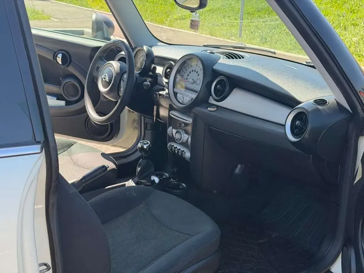 Usata Mini ONE 75 CV (55 kW) 2010 Utilitaria
