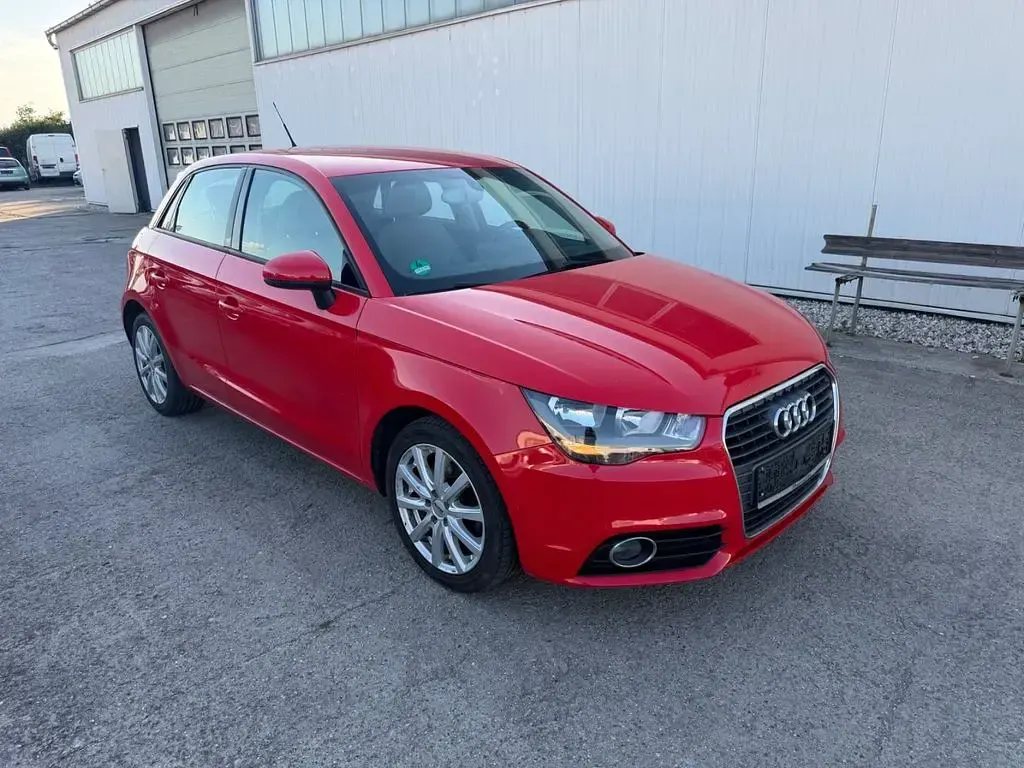 Gebraucht Audi A1 Sportback 122 PS (89 kW) 2015 Rot Kleinwagen