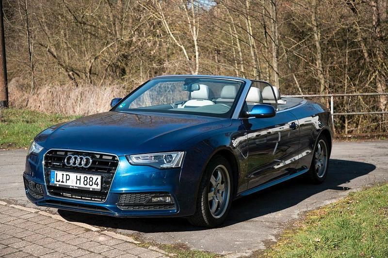 Gebraucht Audi Cabriolet Sport 177 PS (130 kW) 2013 Blau Cabrio