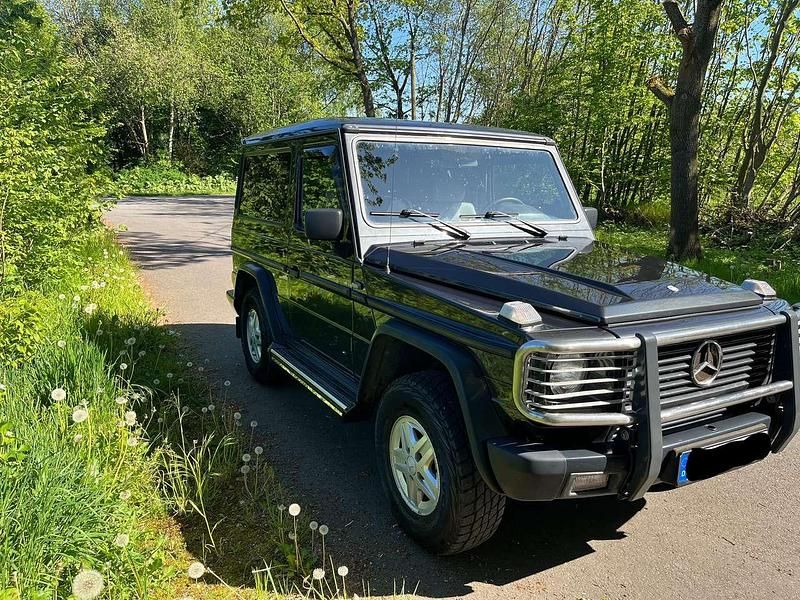 Schwarz Gebraucht 1990 Mercedes G300 SUV | 25.000 € - Bild 1/4