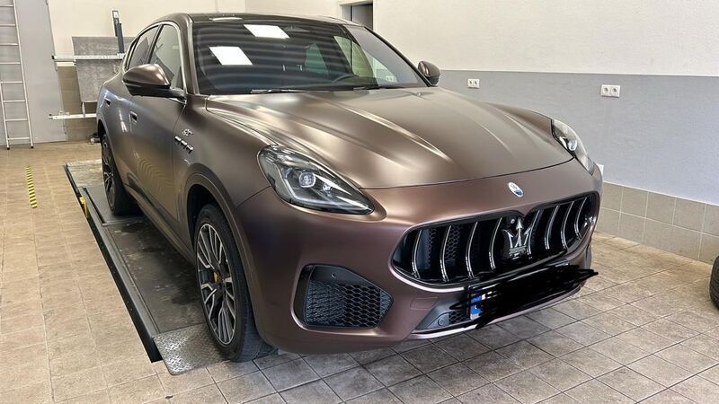 Braun Gebraucht 2022 Maserati Grecale GT SUV | 59.000 € (Fairer Preis) - Bild 1/4