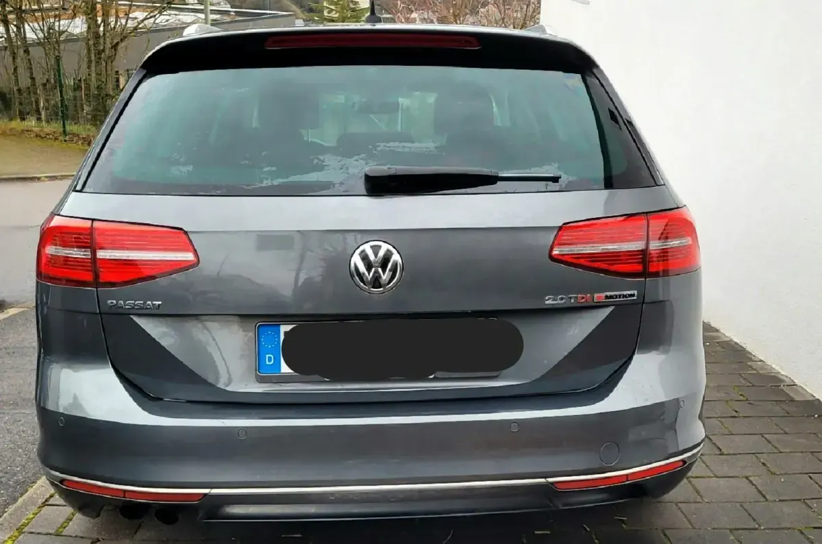 Second-hand VW Passat Highline 190 CP (139 kW) 2015 Gri Break